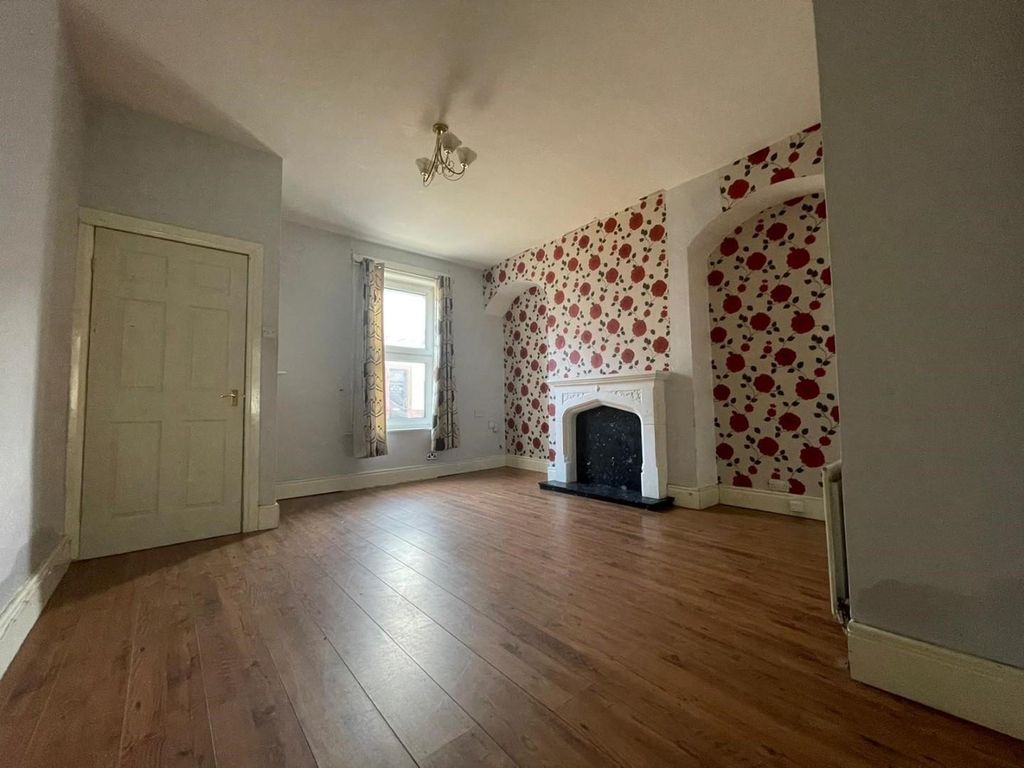 Property photo 1 of 8 4.Jpg