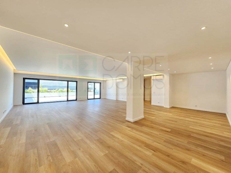 Property photo 3 of 60