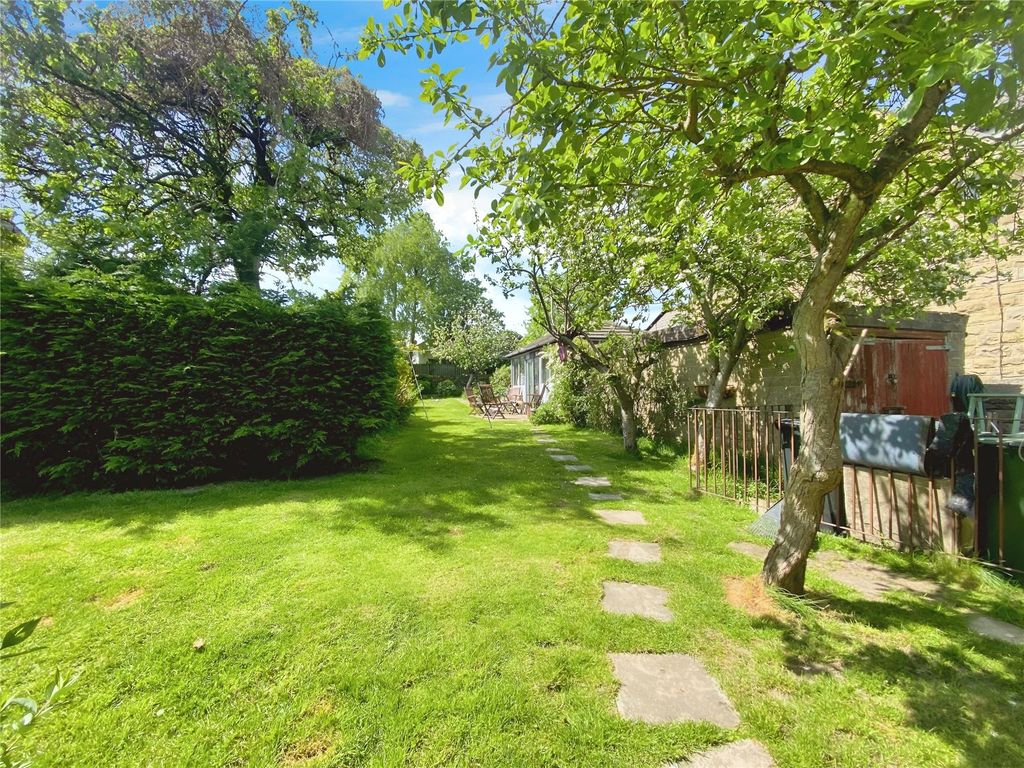 Property photo 2 of 20 Picture No. 11