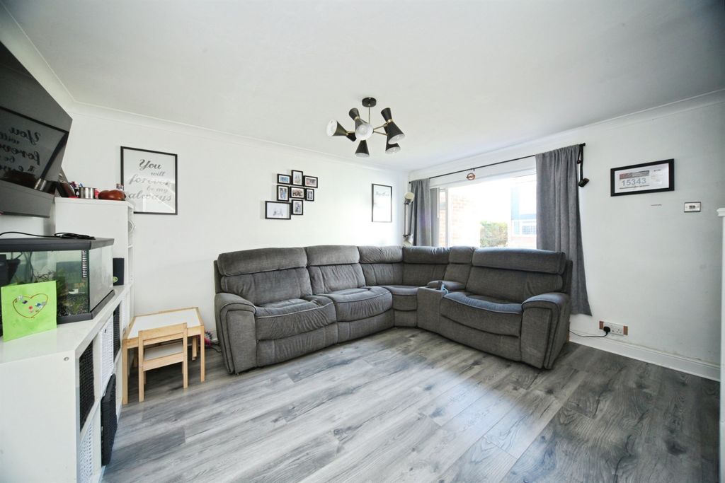 Property photo 3 of 15