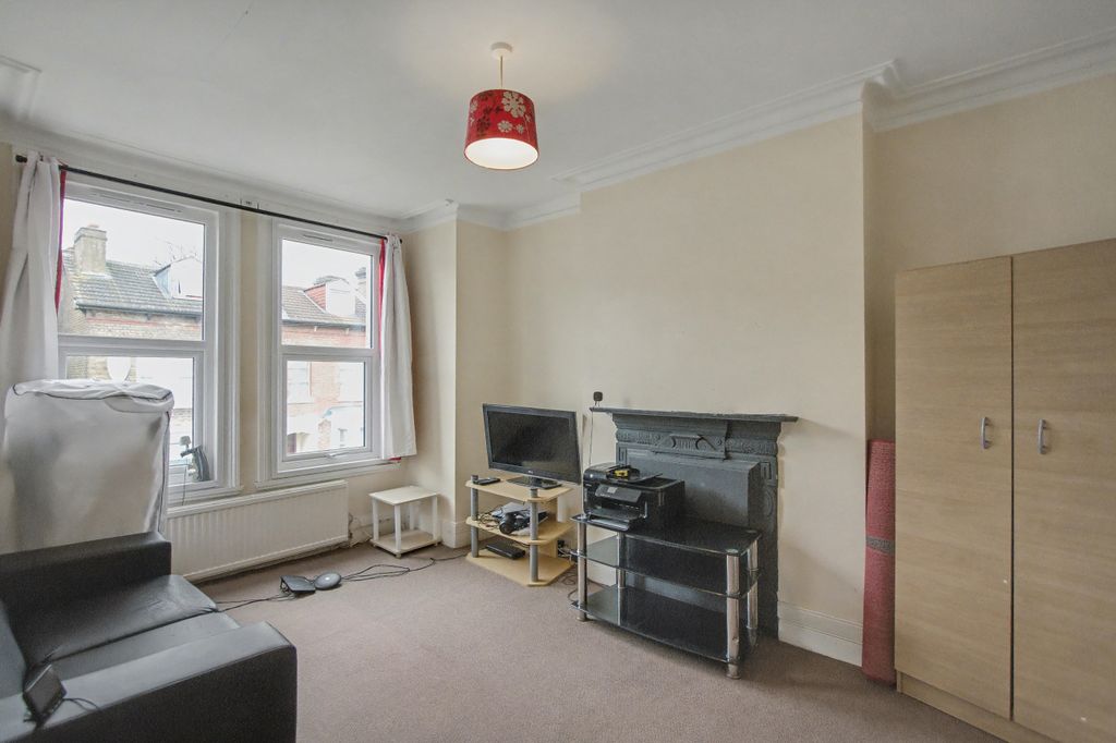 Property photo 2 of 10 46A Charlton Road, Harlesden, London, Nw10 4Bd