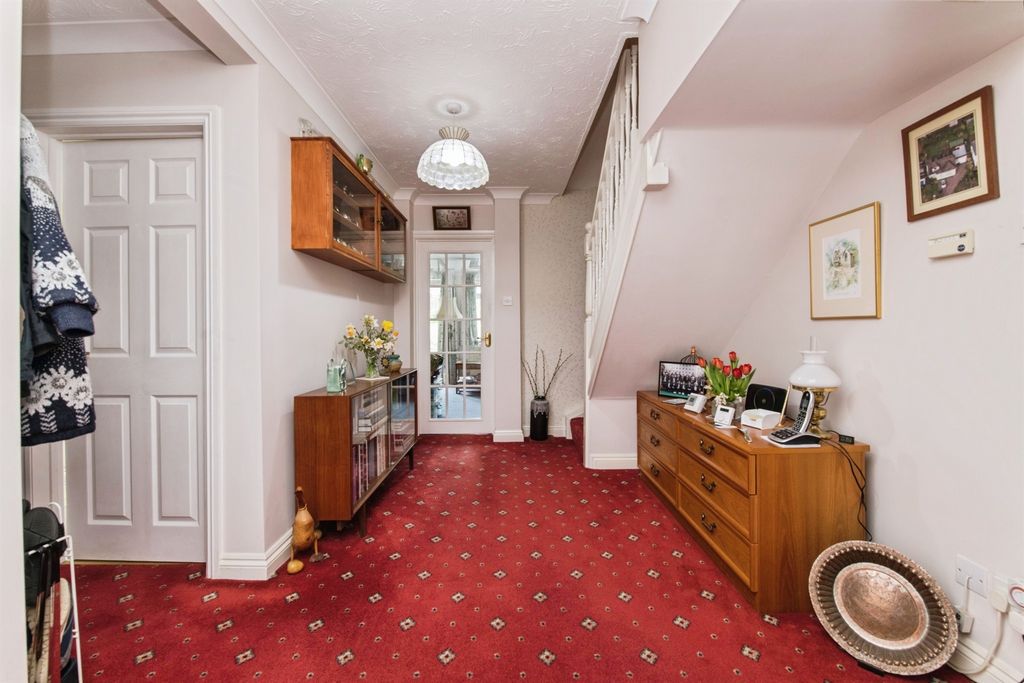 Property photo 3 of 14