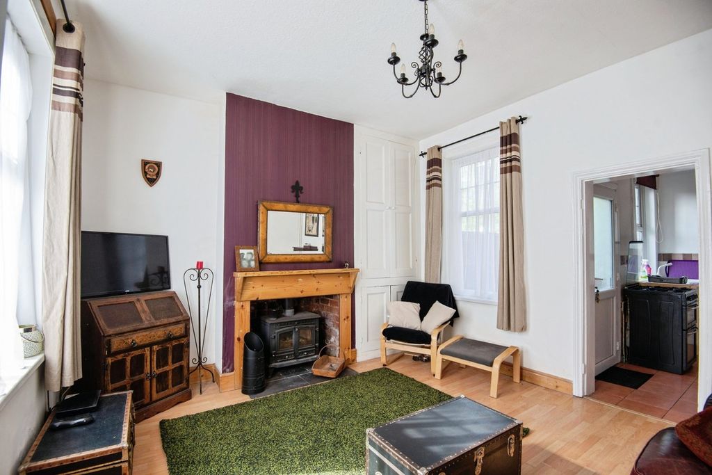 Property photo 2 of 16