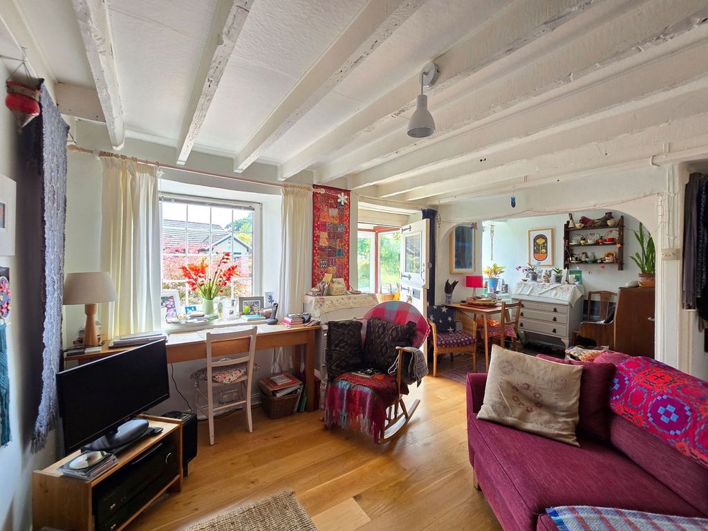 Property photo 3 of 18