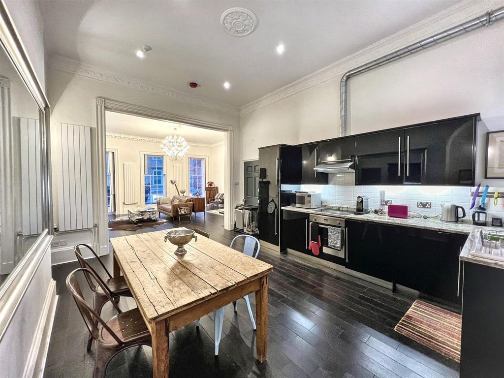 Property photo 2 of 5 Kitchen