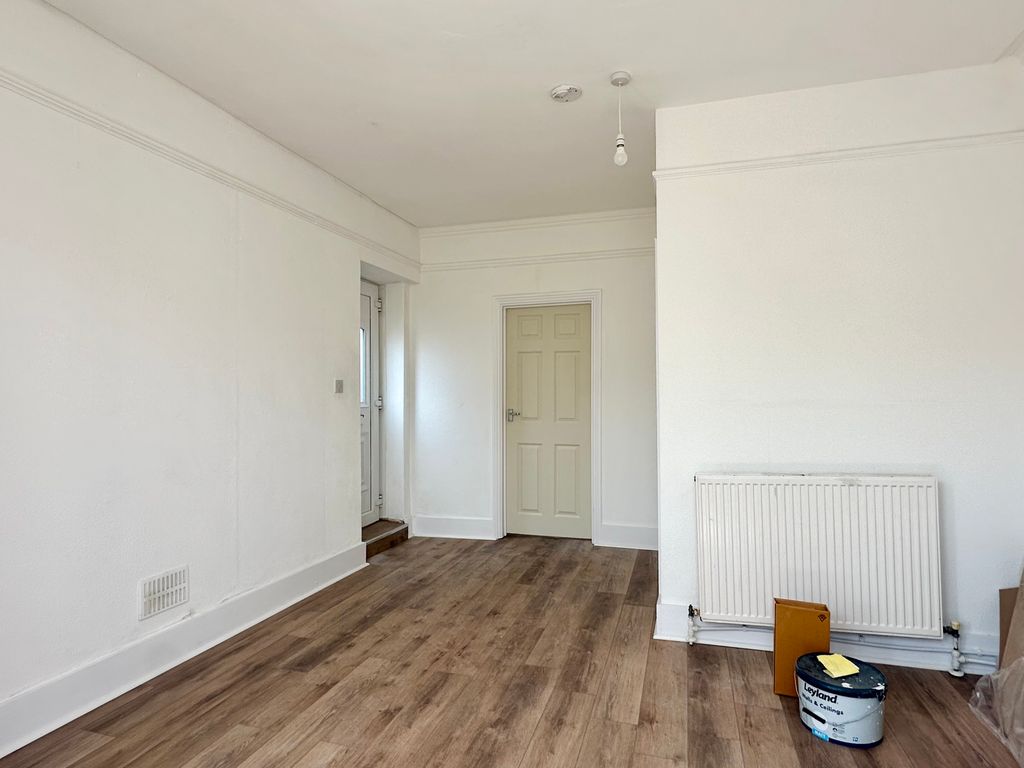 Property photo 3 of 6 Img_4105