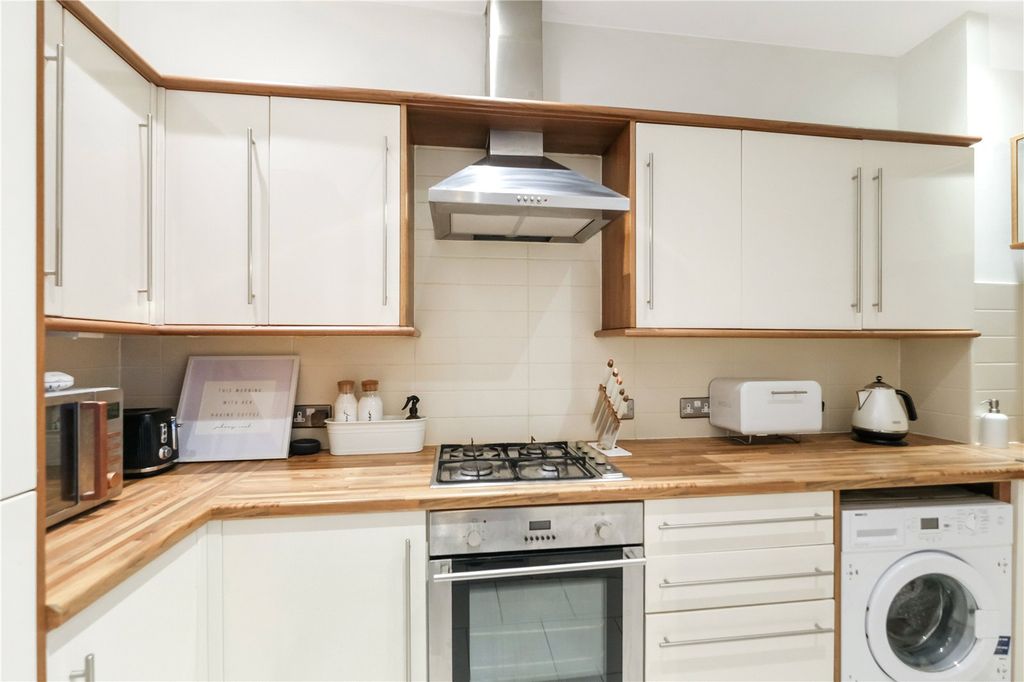 Property photo 3 of 20 Kitchen