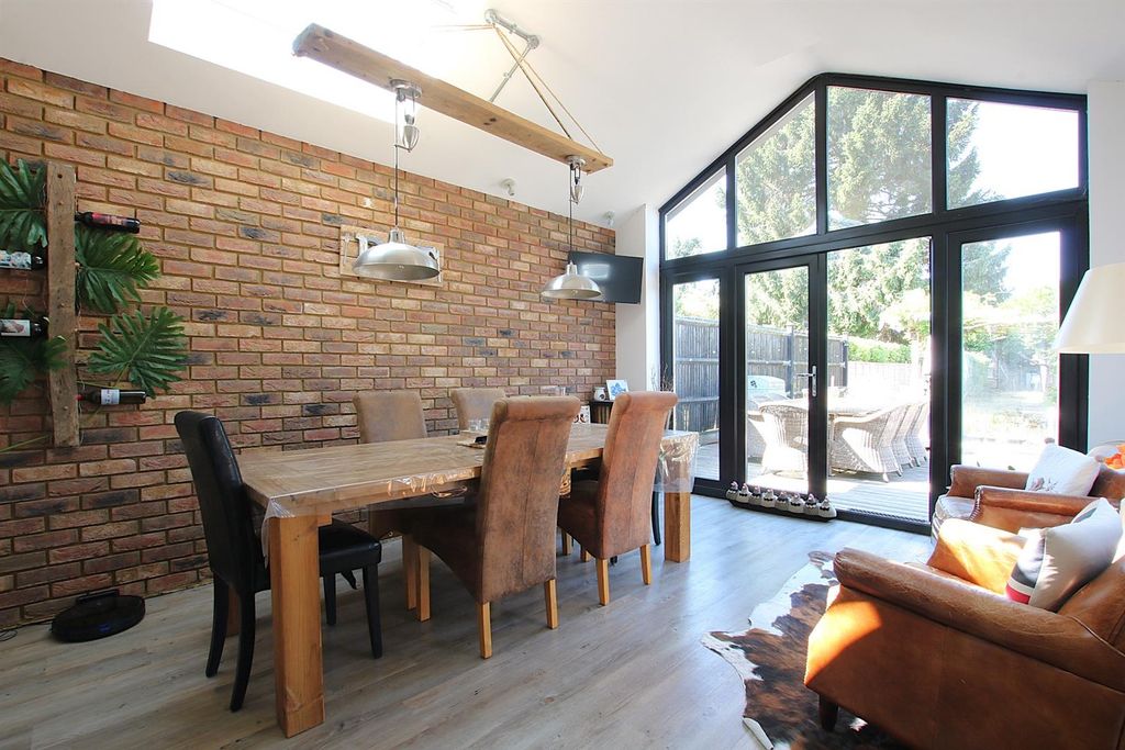 Property photo 2 of 11 Img_1438.Jpg