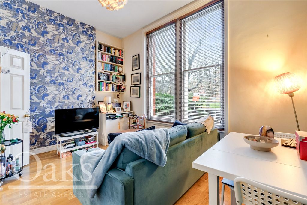 Property photo 2 of 8 Picture No. 01