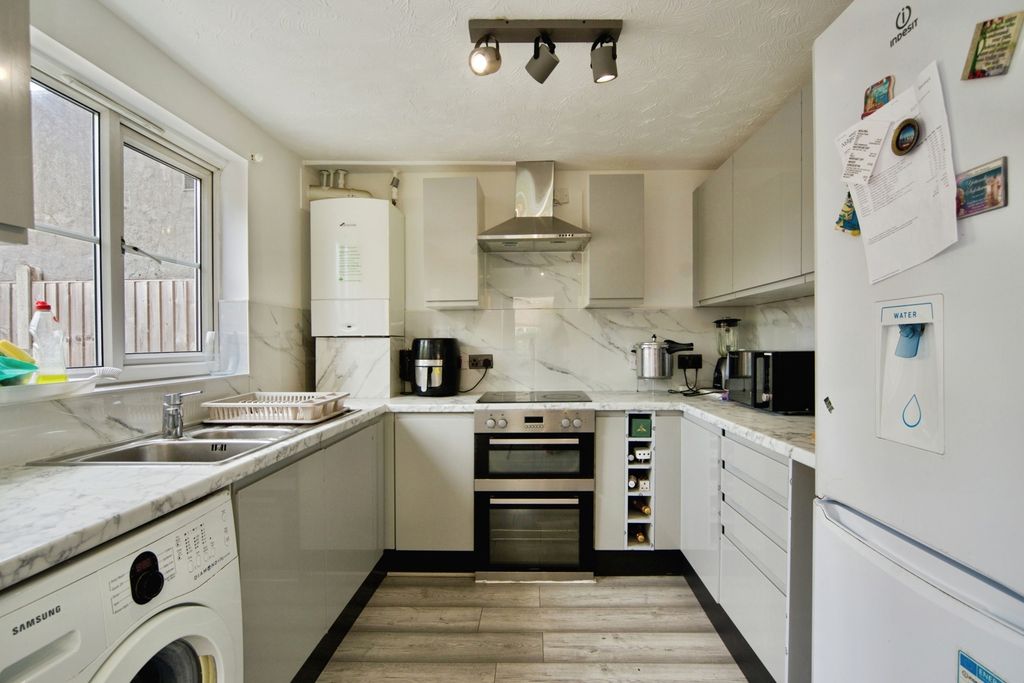 Property photo 2 of 20 Pbox-Img.Jpg