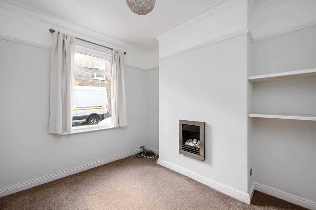 Property photo 3 of 8 Picture 3