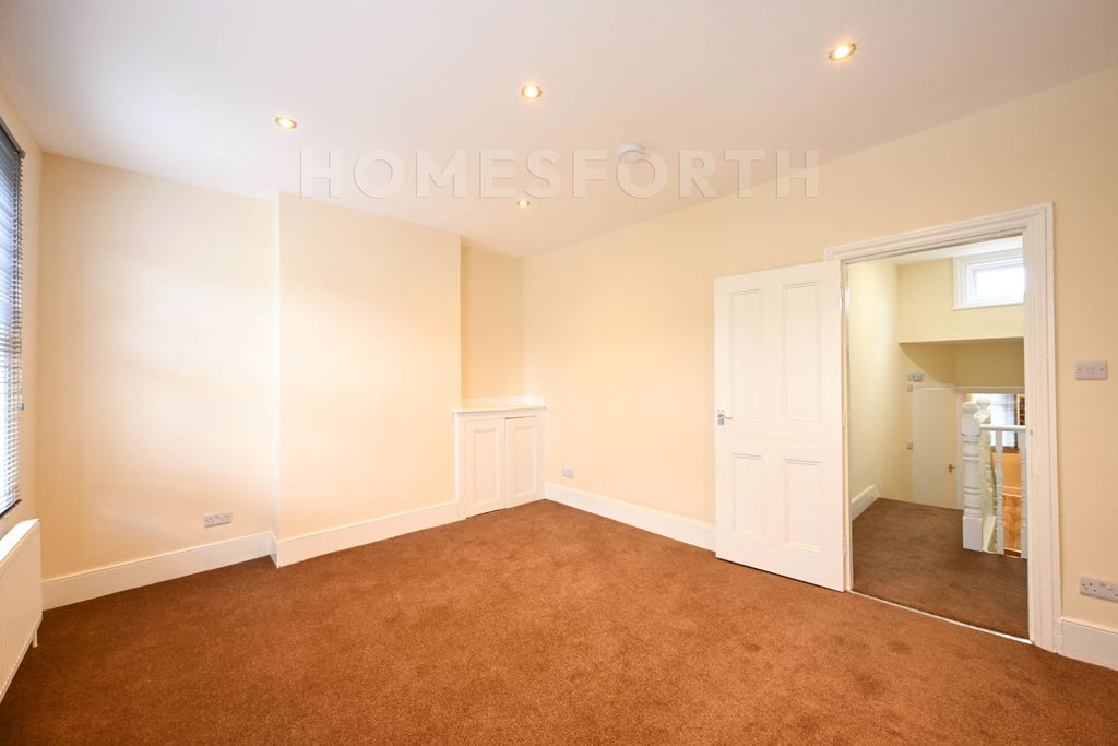 Property photo 2 of 11 Photo 4