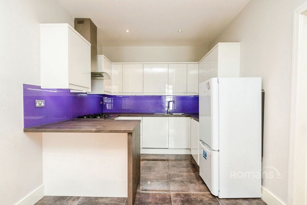 Property photo 3 of 8 Pbox-Img.Jpg