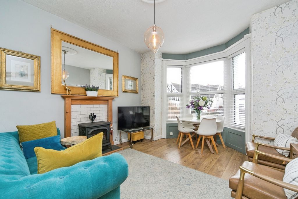 Property photo 2 of 20 Pbox-Img.Jpg