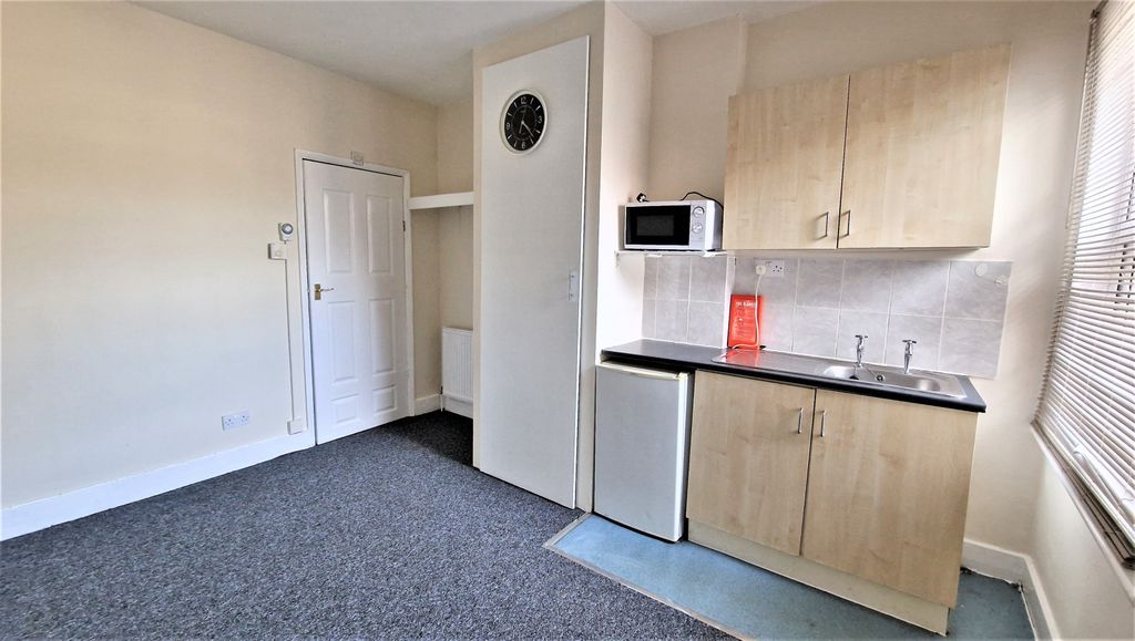 Property photo 3 of 4 Room