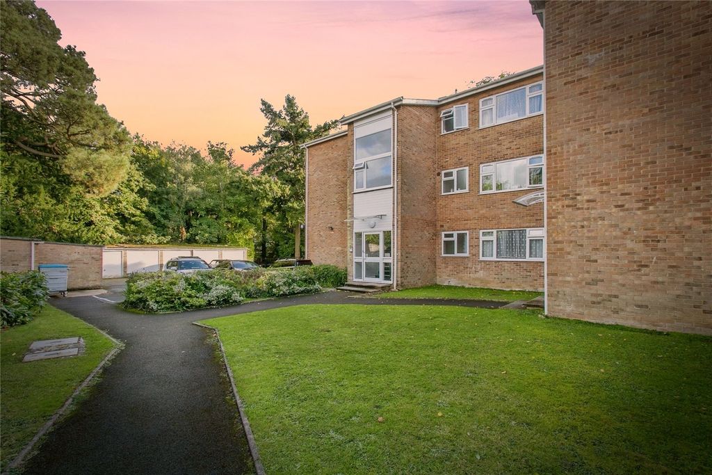 Property photo 2 of 16 Picture No. 23