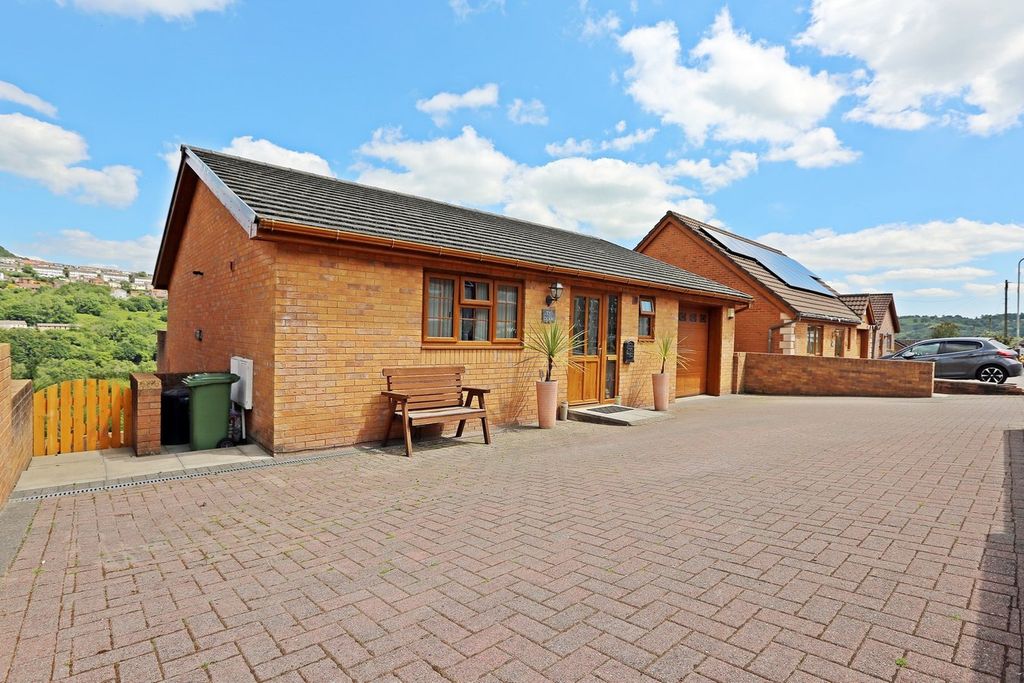 Property photo 3 of 35
