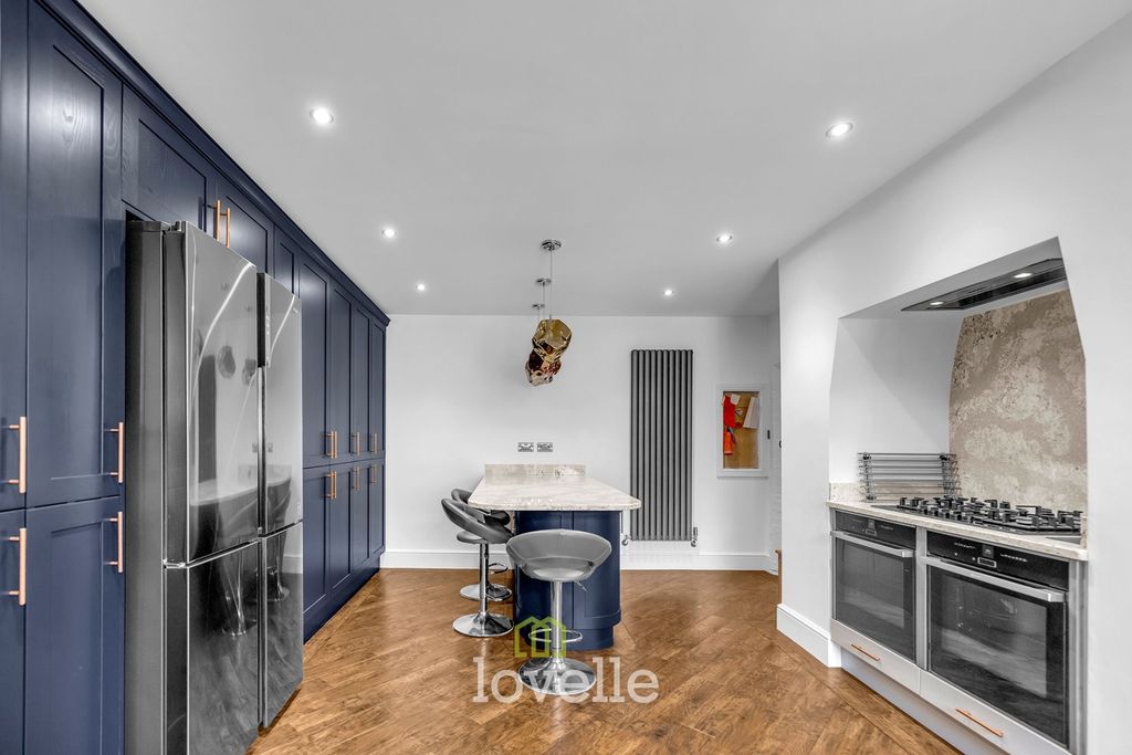 Property photo 2 of 72