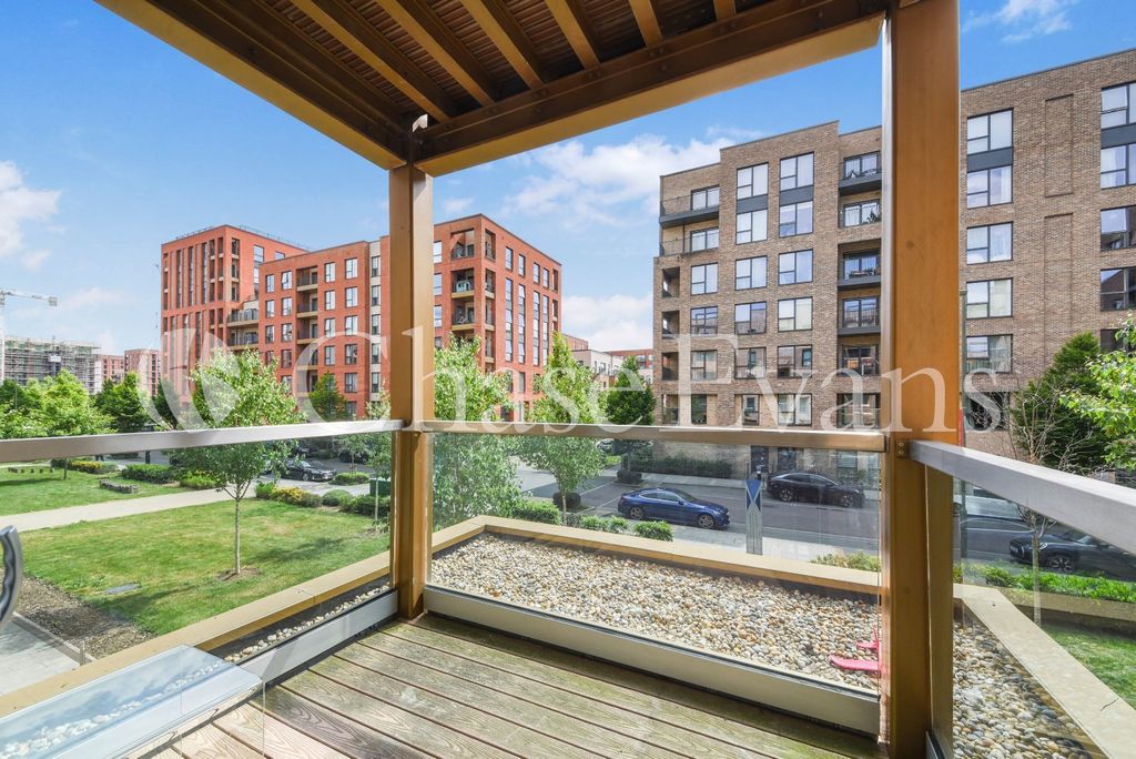 Property photo 3 of 11 Balcony