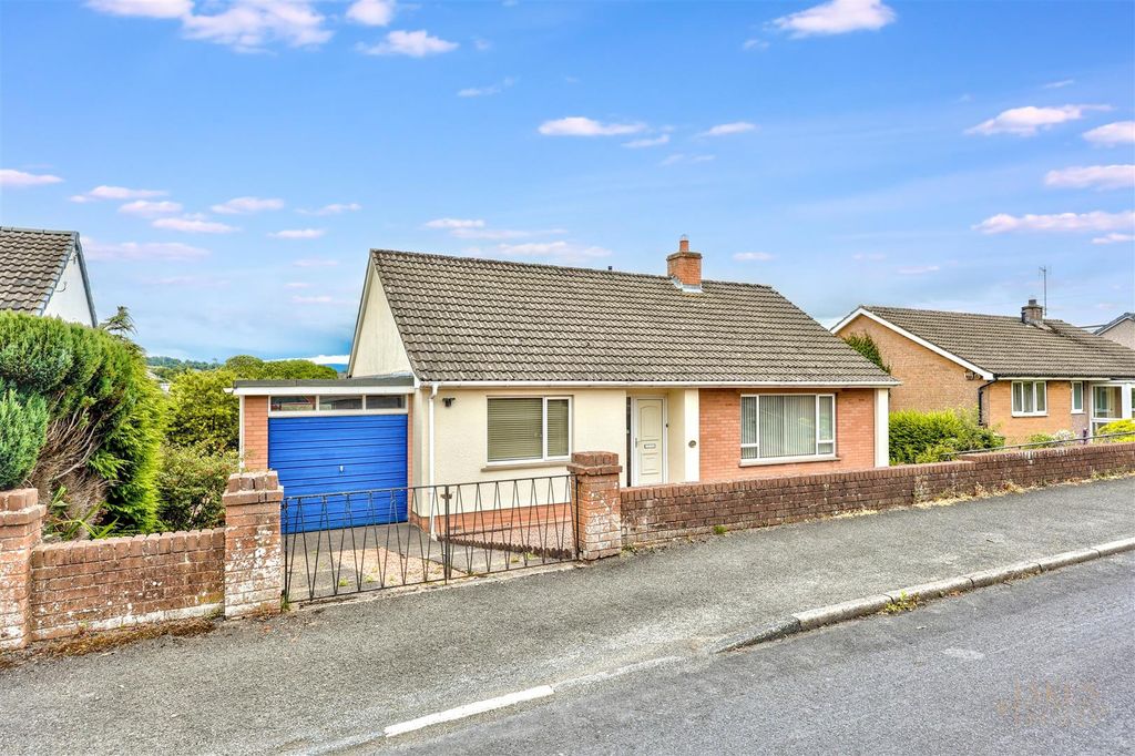 Property photo 1 of 24 21 Netherend Rd Bs_5.Jpg
