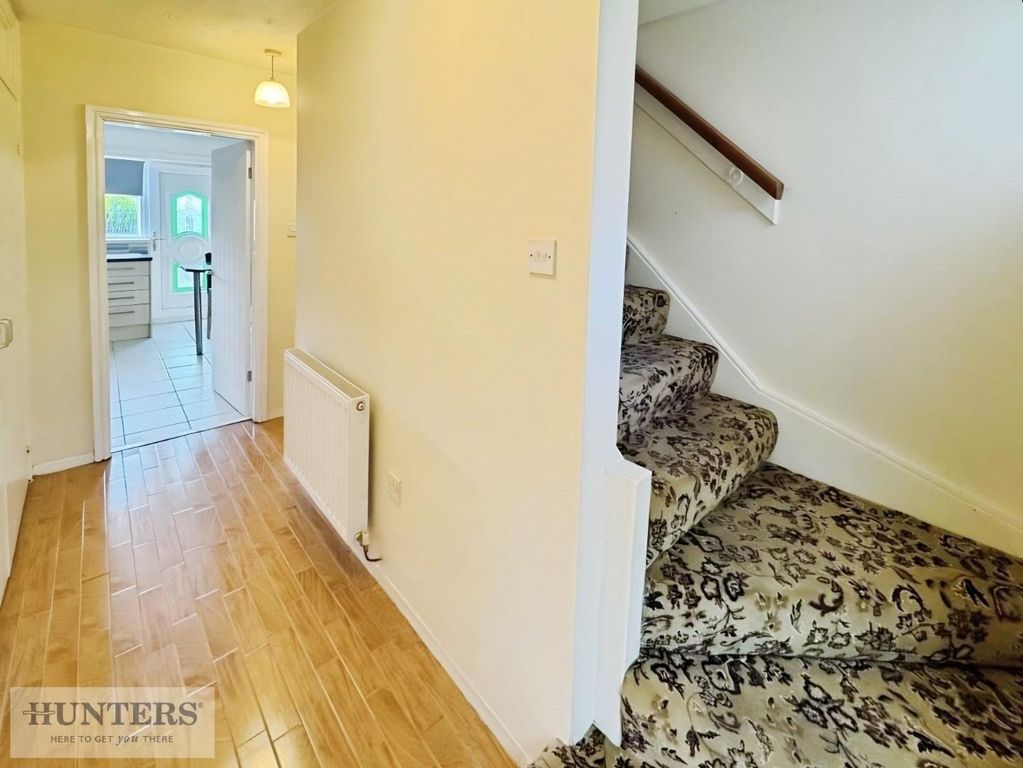 Property photo 3 of 26 Entrance Hallway