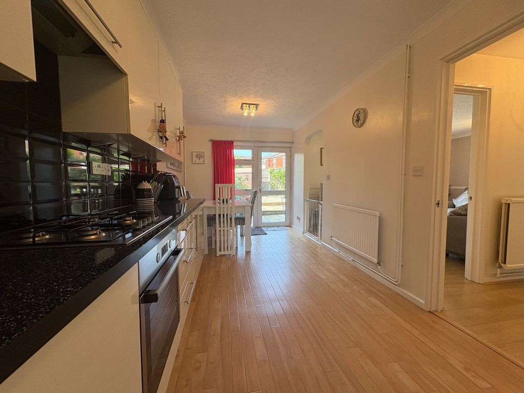 Property photo 2 of 16 4457182