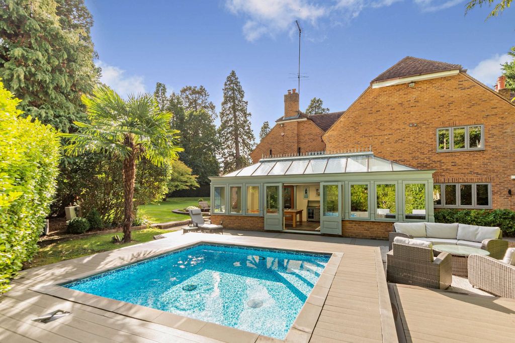 Property photo 2 of 28 Swimming Pool