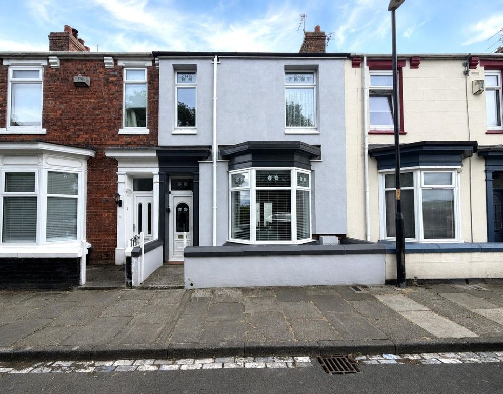 Property photo 1 of 17 Front