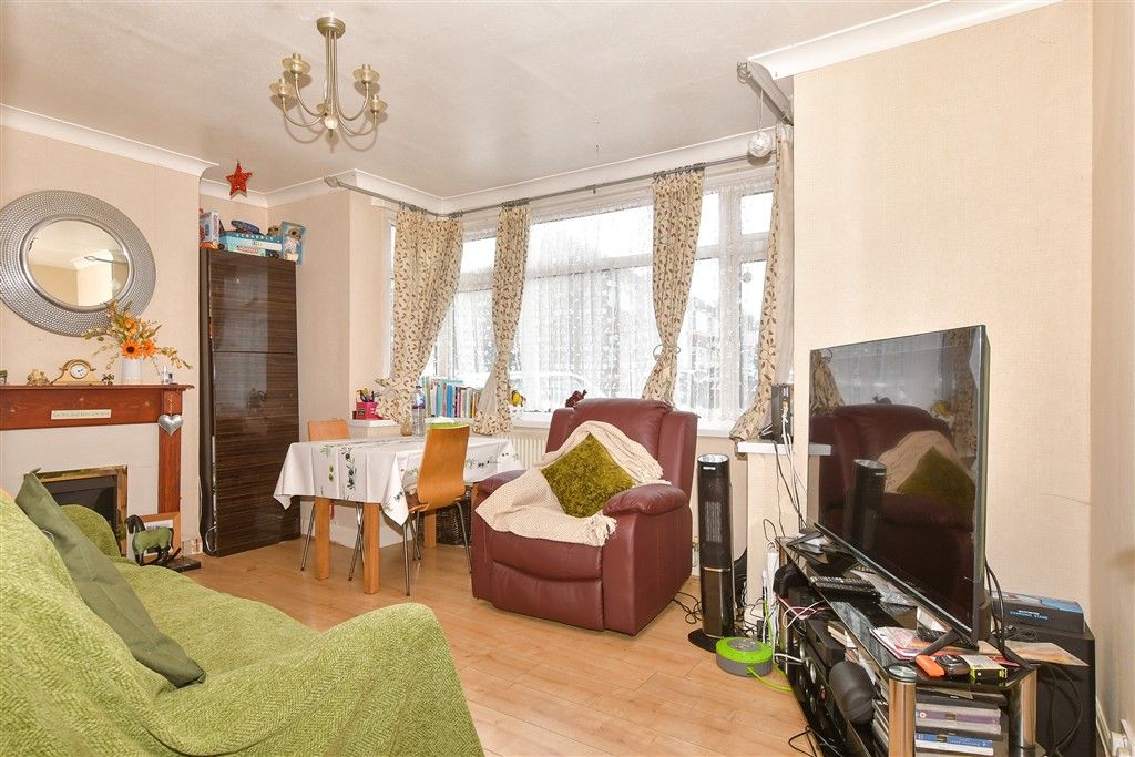 Property photo 1 of 12 Lounge