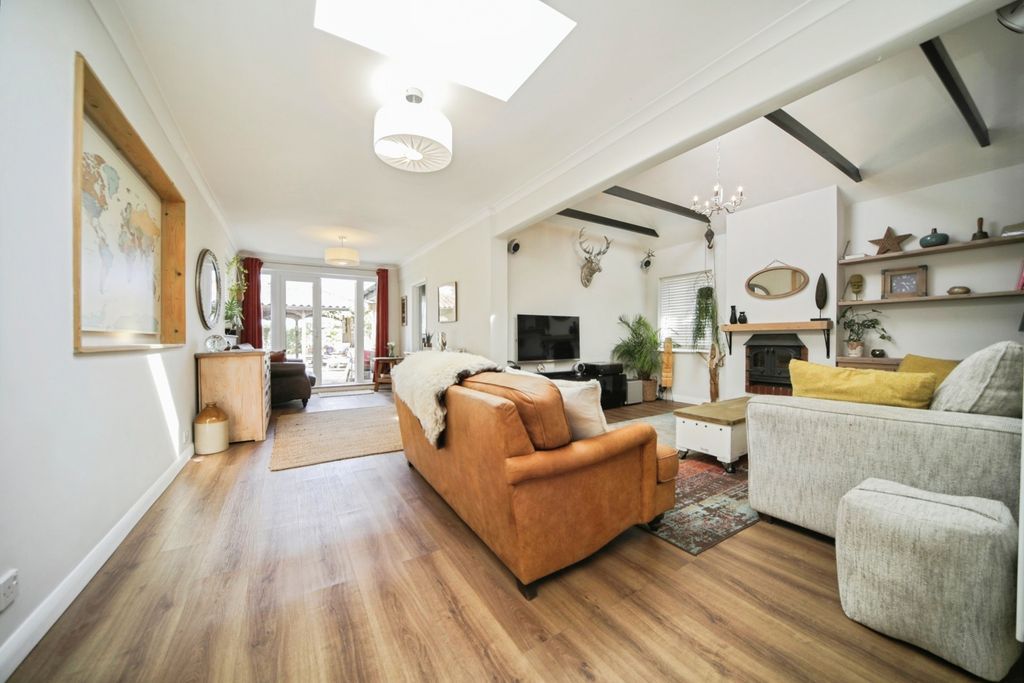 Property photo 3 of 27 Pbox-Img.Jpg