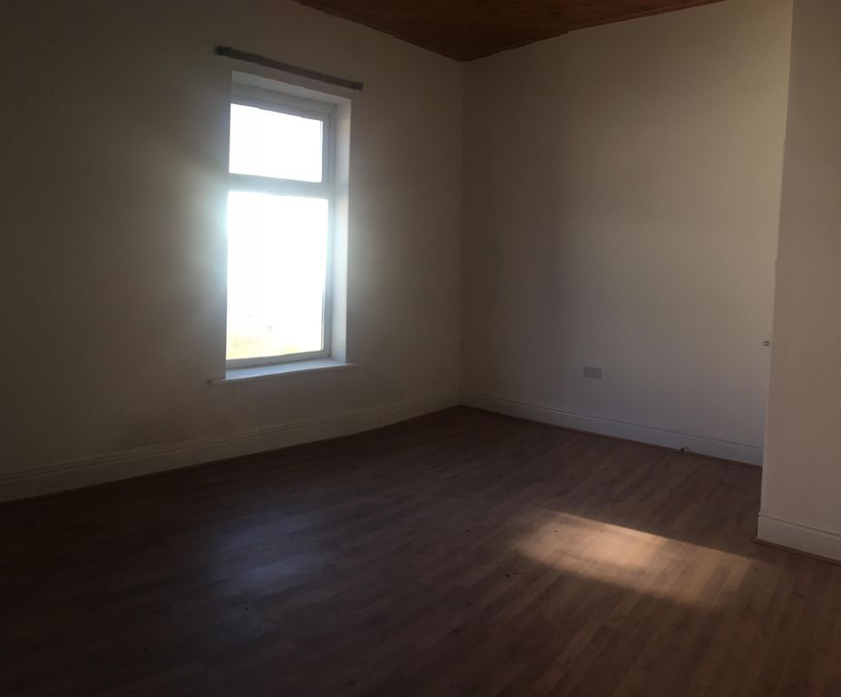 Property photo 3 of 5 Bedroom 1