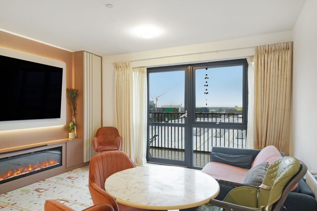 Property photo 2 of 16