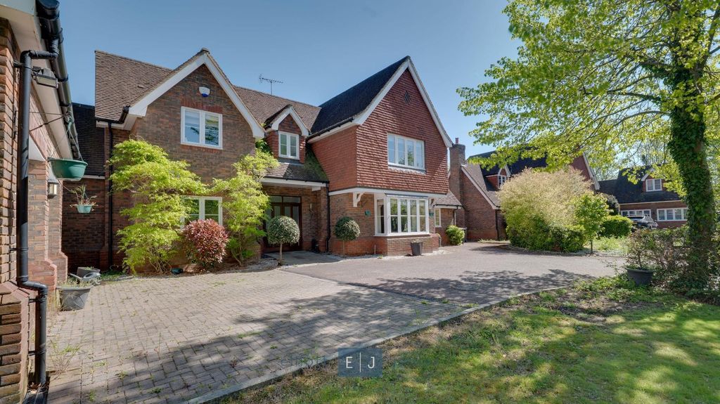 Property photo 2 of 47