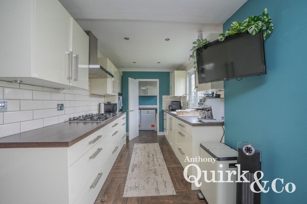 Property photo 3 of 22