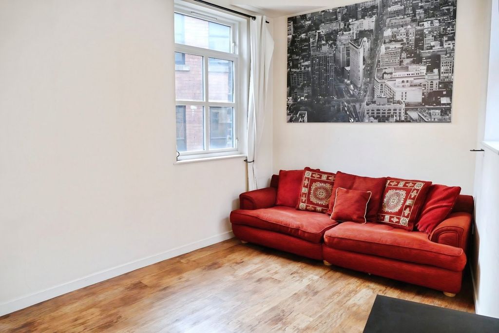 Property photo 2 of 8 Picture No. 12