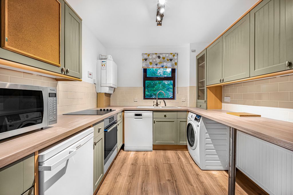 Property photo 2 of 12 17_40952