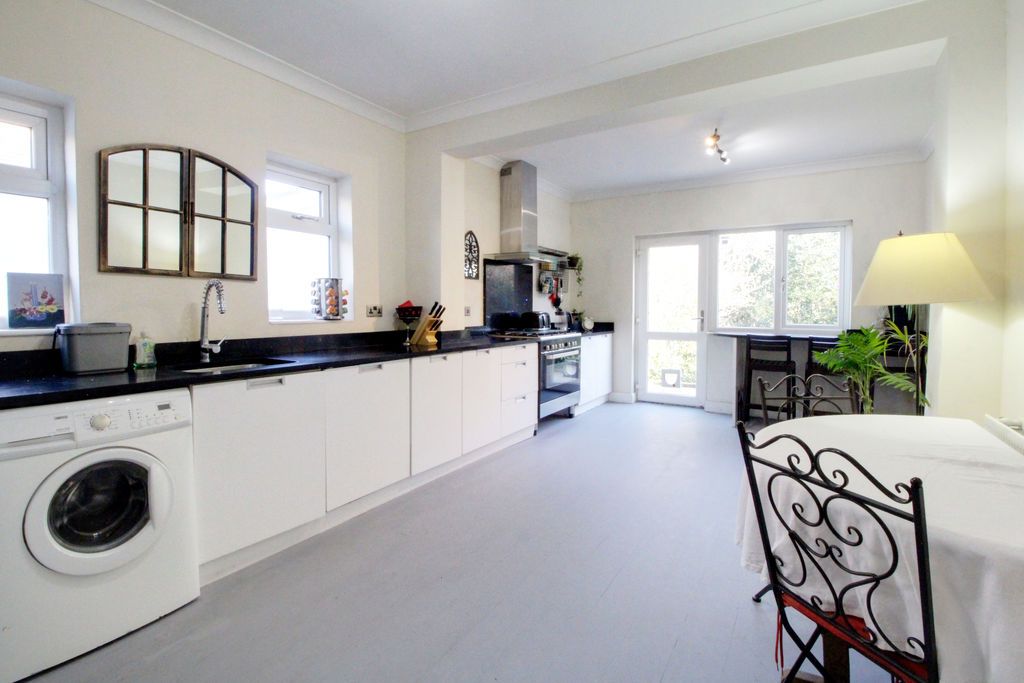 Property photo 3 of 17 Photo 14