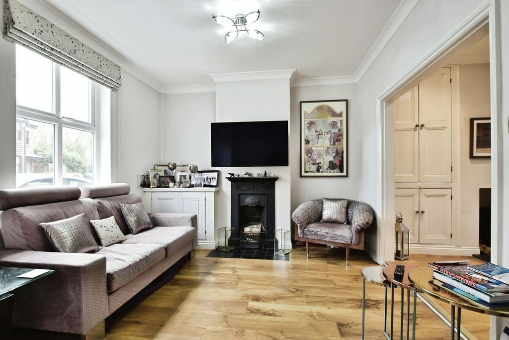 Property photo 2 of 20 Pbox-Img.Jpg