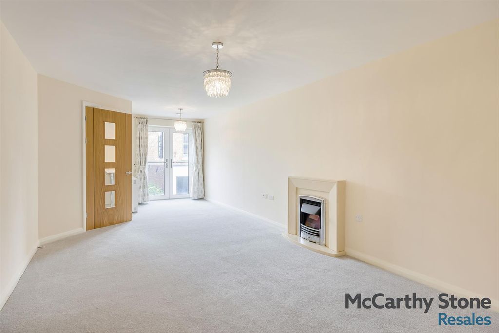 Property photo 2 of 23 8690740-Interior06.Jpg