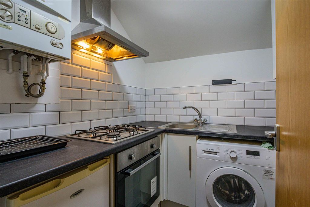 Property photo 2 of 5 Img-4.Jpg