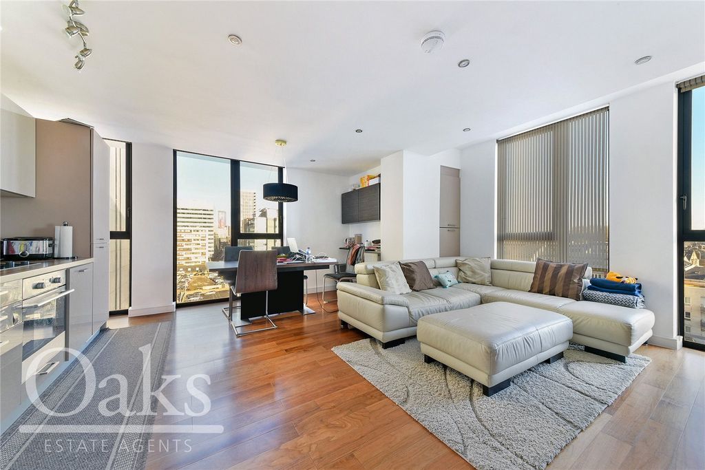 Property photo 1 of 8 Reception Room / Din