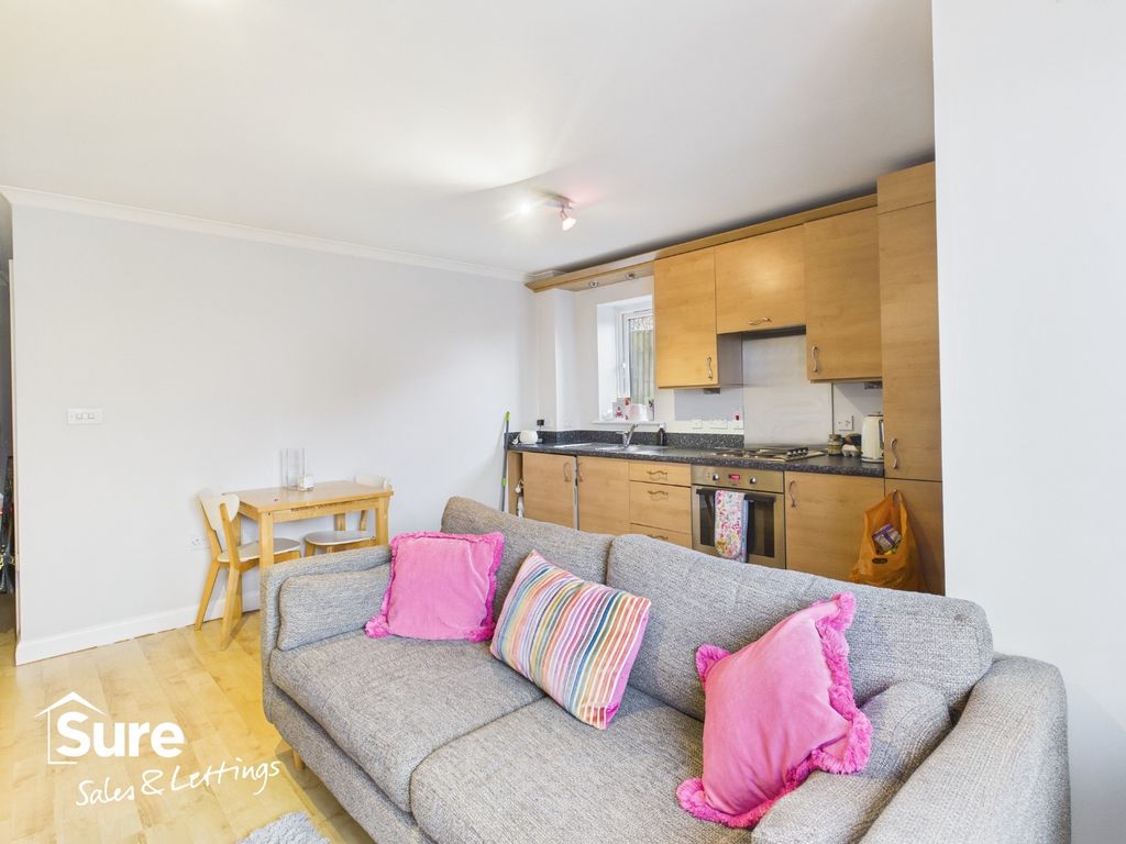 Property photo 2 of 12 4784192