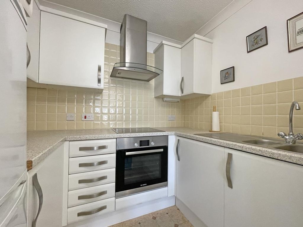 Property photo 3 of 13 Elim Court 8 - Kitchen.Jpg