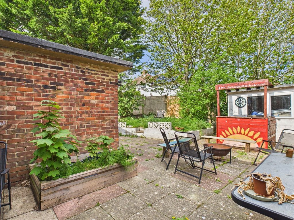 Property photo 2 of 19 Garden