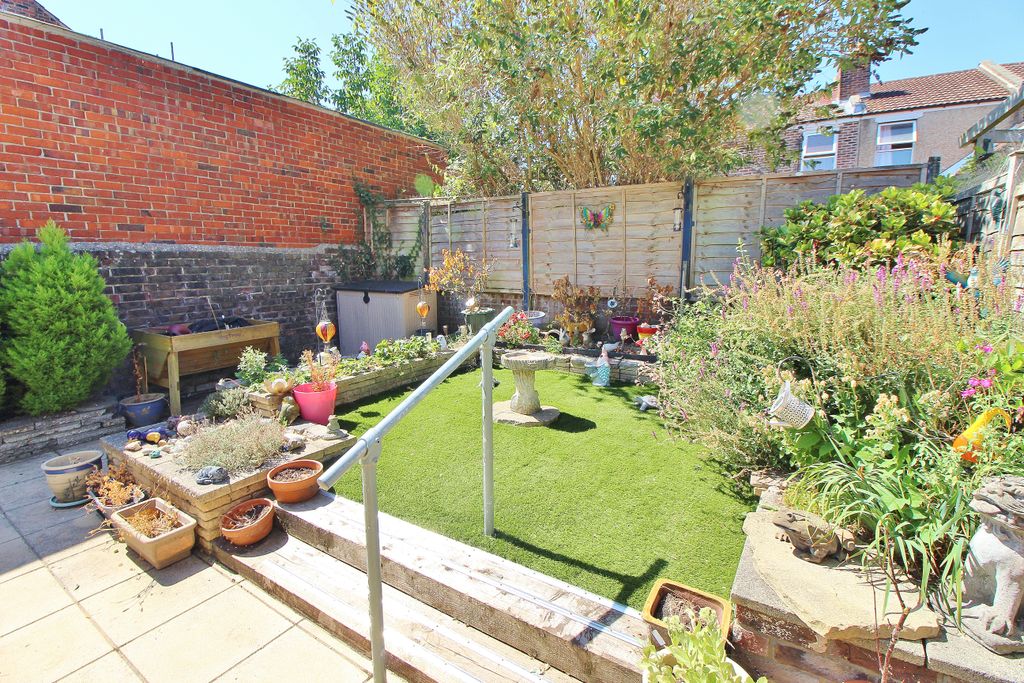 Property photo 3 of 20