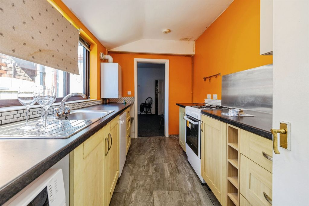 Property photo 3 of 15