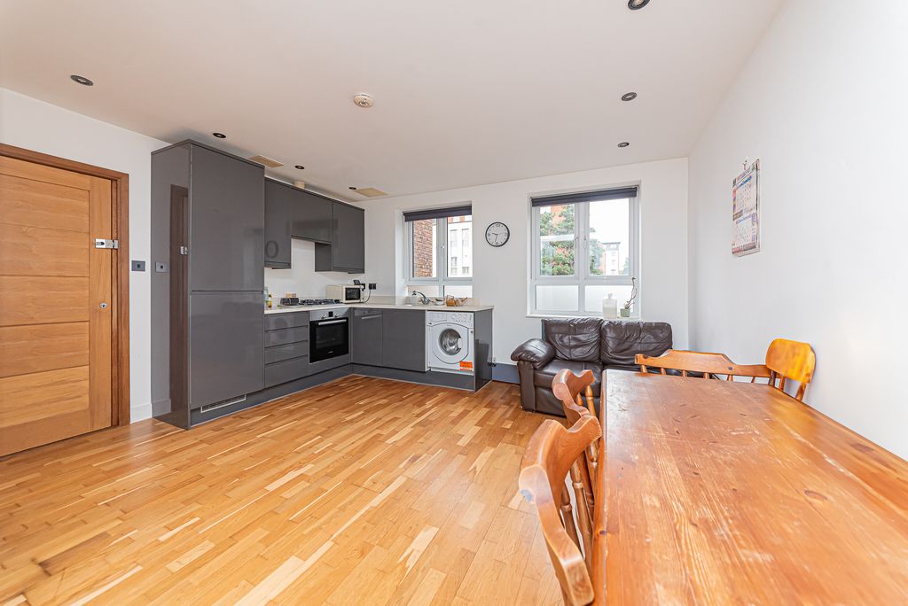 Property photo 3 of 6 Dining Area