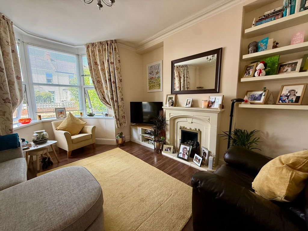 Property photo 2 of 14