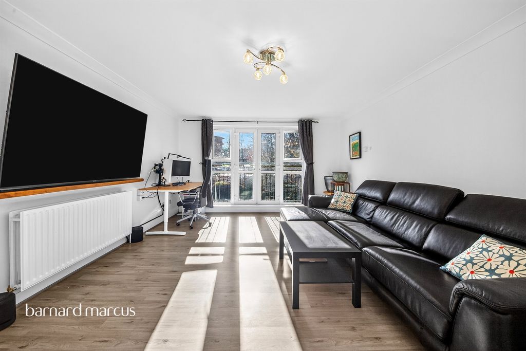 Property photo 3 of 12