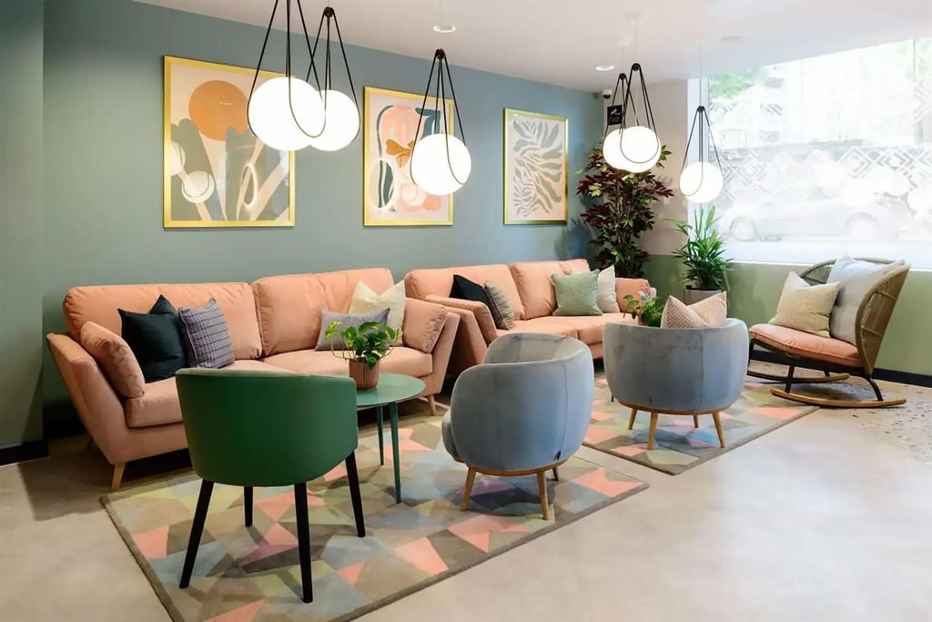 Property photo 1 of 40